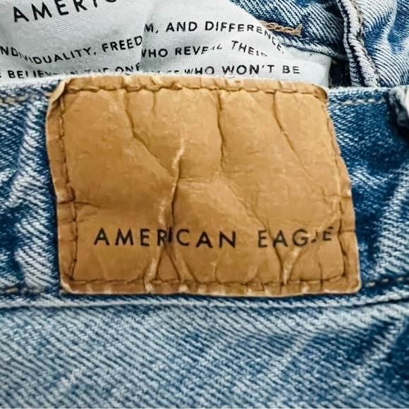 American Eagle Highest Rise Mom Jean Size 0 Short Ripped Distressed EUC - Picture 8 of 11